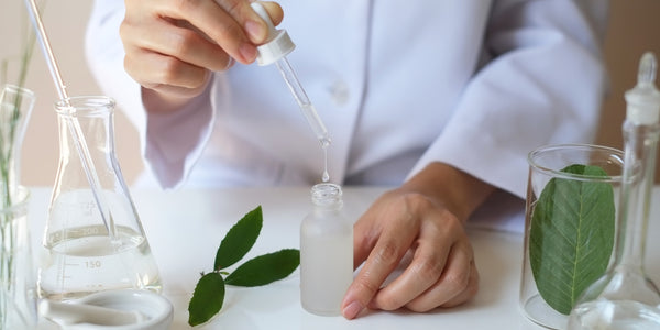 hyaluronic acid serum and dropper