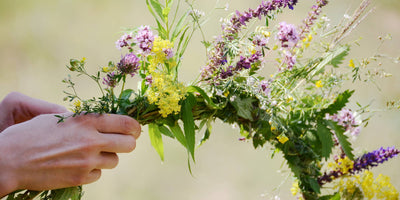 DIY Spring Wreaths to Brighten Your Door
